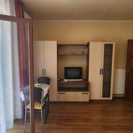 Bastya Apartmanhaz Sarvar Ngoại thất bức ảnh