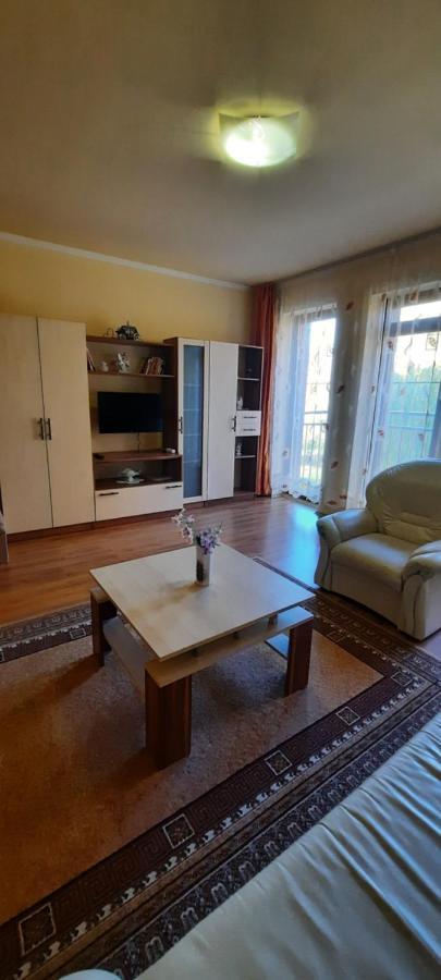 Bastya Apartmanhaz Sarvar Ngoại thất bức ảnh