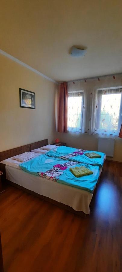 Bastya Apartmanhaz Sarvar Ngoại thất bức ảnh
