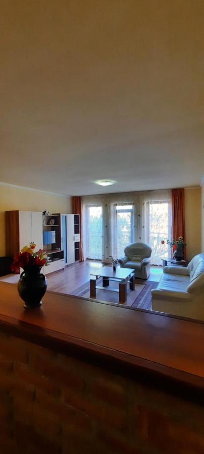 Bastya Apartmanhaz Sarvar Ngoại thất bức ảnh