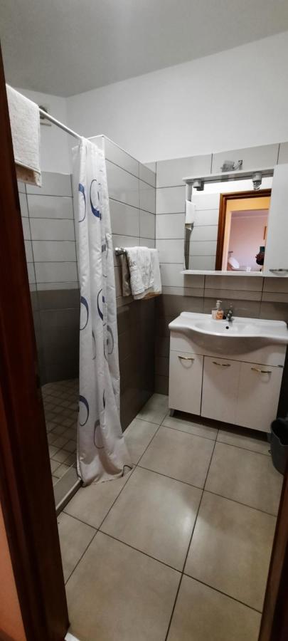 Bastya Apartmanhaz Sarvar Ngoại thất bức ảnh