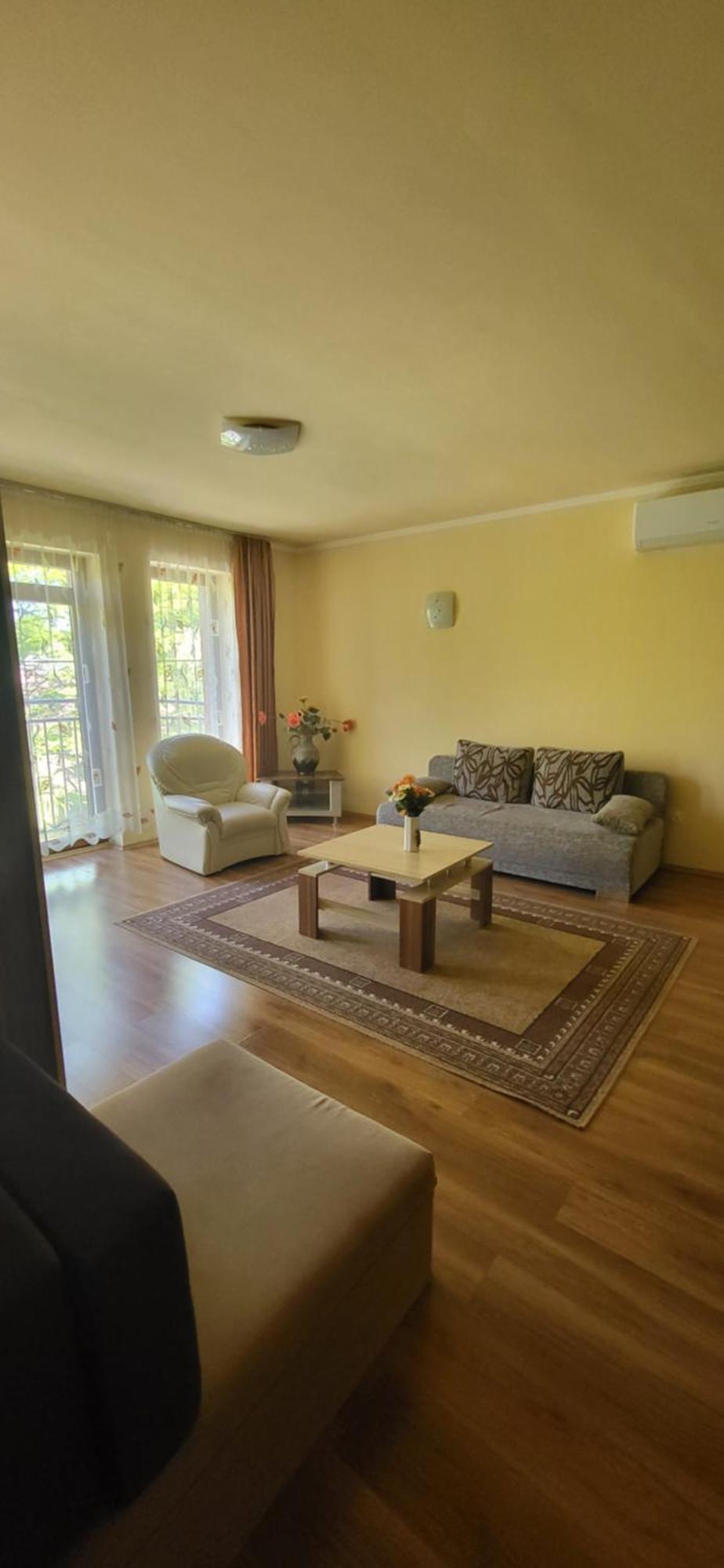 Bastya Apartmanhaz Sarvar Phòng bức ảnh