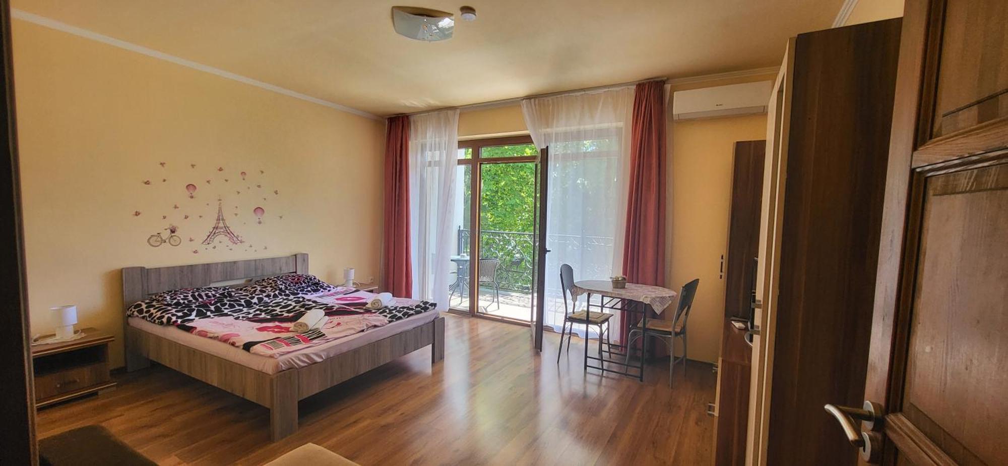 Bastya Apartmanhaz Sarvar Phòng bức ảnh