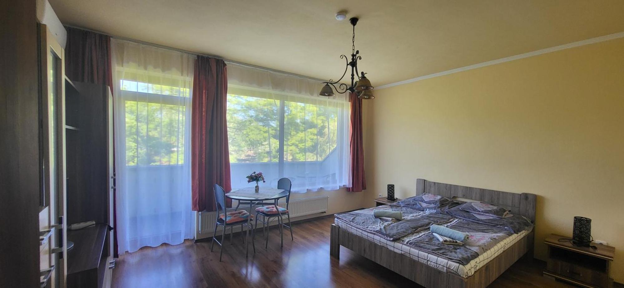 Bastya Apartmanhaz Sarvar Phòng bức ảnh