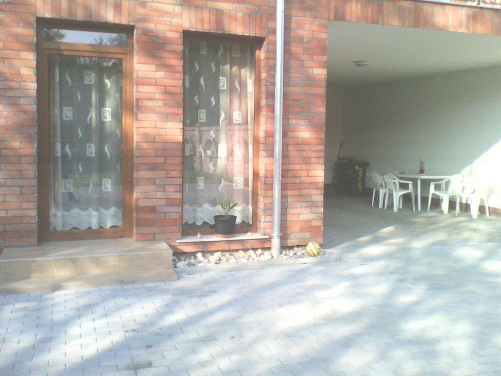 Bastya Apartmanhaz Sarvar Ngoại thất bức ảnh